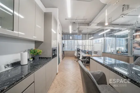 Снять в аренду офис в Джумейра Лейк Тауэрс, Дубай: 111м², № 71351 - фото 11