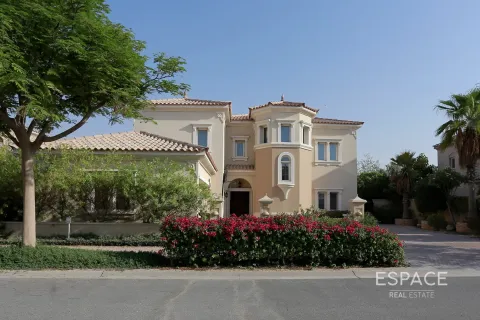 Снять в аренду виллу в Арабиан Ранчес, Дубай: 4 спальни, 361м², № 71369 - фото 1