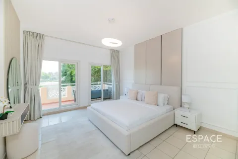 Villa à Meadows, Dubai, 5 chambres, 353 m², № 71353 - photo 14