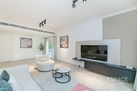 Villa à Meadows, Dubai, 5 chambres, 353 m², № 71353 - photo 4