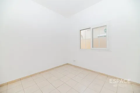 Снять в аренду виллу в Арабиан Ранчес, Дубай: 3 спальни, 283м², № 71352 - фото 15