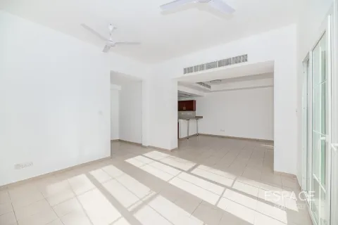 Снять в аренду виллу в Арабиан Ранчес, Дубай: 3 спальни, 283м², № 71352 - фото 4