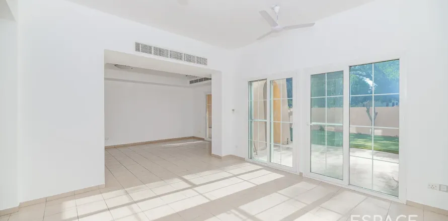 Вилла в Арабиан Ранчес, Дубай, 3 спальни, 283м², № 71352