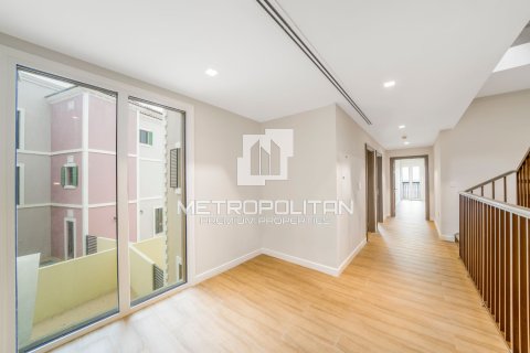 Villa en La Mer, Jumeirah, Dubai, 5 dormitorios, 636 m², № 4389 - foto 5