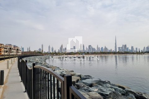 Villa en La Mer, Jumeirah, Dubai, 5 dormitorios, 636 m², № 4389 - foto 17