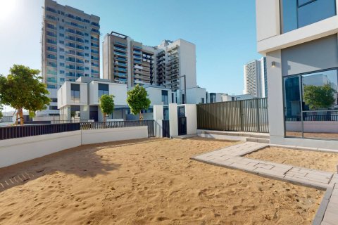 Купить виллу в Murooj Al Furjan, Al Furjan, Дубай: 4 спальни, 574.8м², № 4390 - фото 1