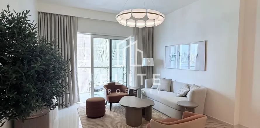 Apartment in EMAAR Beachfront, Dubai Harbour, Dubai studio, 72 sq.m. № 59484