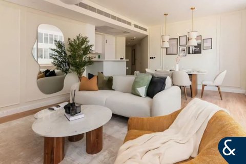 Купить квартиру в DIFC, Дубай: 2 спальни, 119м², № 74885 - фото 2