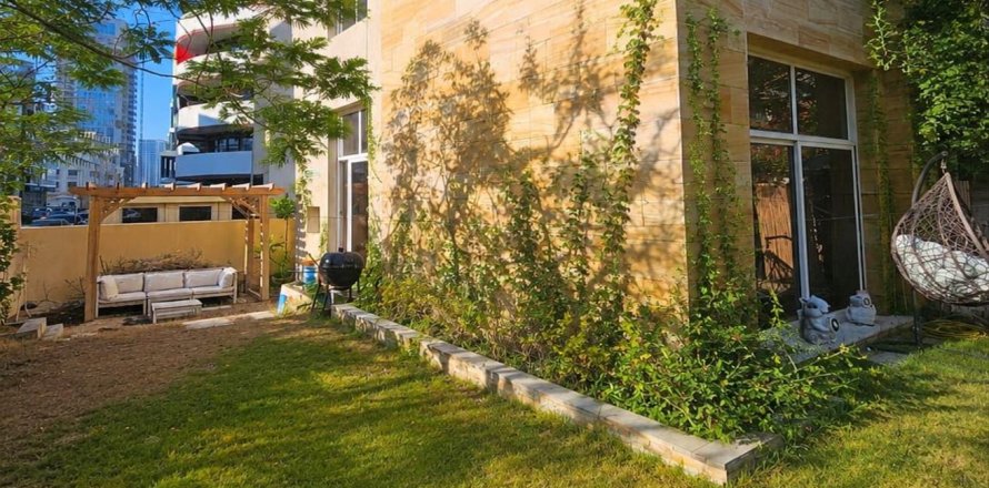 Villa in District 13, Jumeirah Village Circle, Dubai 3 bedrooms, 242.94 sq.m. № 136342