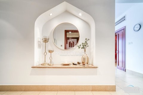 Apartment in Old Town, Dubai 2 bedrooms, 135 sq.m. № 14628 - photo 6