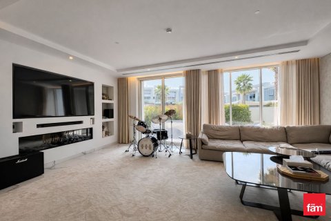 Villa en Dubai, 4 dormitorios, 243.2 m², № 99470 - foto 14