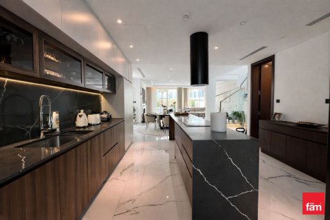 Villa en Dubai, 4 dormitorios, 243.2 m², № 99470 - foto 4