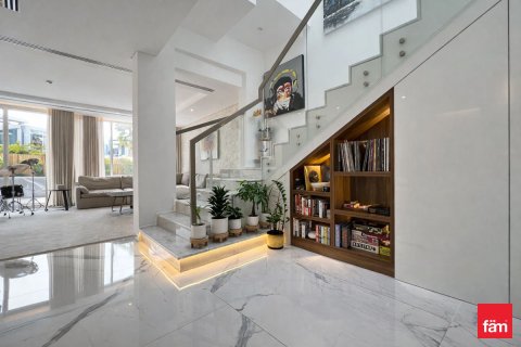 Villa en Dubai, 4 dormitorios, 243.2 m², № 99470