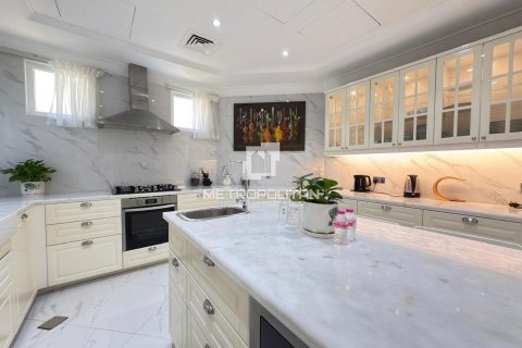 Villa in Signature Villas, Palm Jumeirah, Dubai 6 bedrooms, 657 sq.m. № 14957 - photo 11
