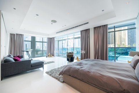 Villa in Dubai Marina, Dubai 5 bedrooms, 764 sq.m. № 14950 - photo 1