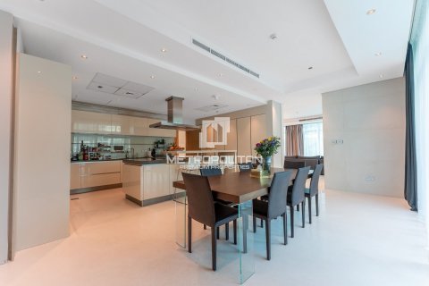 Villa in Dubai Marina, Dubai 5 bedrooms, 764 sq.m. № 14950 - photo 22