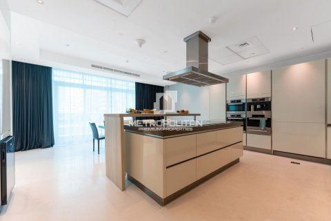 Villa in Dubai Marina, Dubai 5 bedrooms, 764 sq.m. № 14950 - photo 16