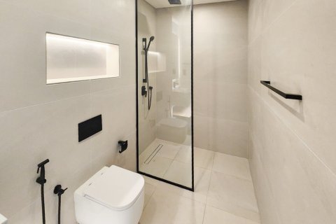 Villa in Dubai Land, Dubai 5 bedrooms, 384.62 sq.m. № 136541 - photo 8