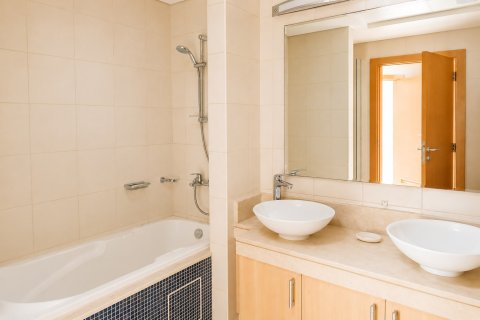 Apartment in Palm Jumeirah, Dubai 2 bedrooms, 144.07 sq.m. № 136544 - photo 6