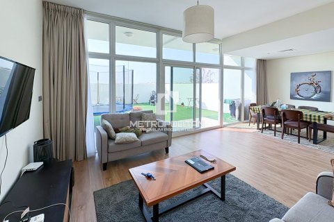 Adosado en DAMAC Hills (Akoya by DAMAC), Dubai, 3 dormitorios, 222 m², № 74260 - foto 1