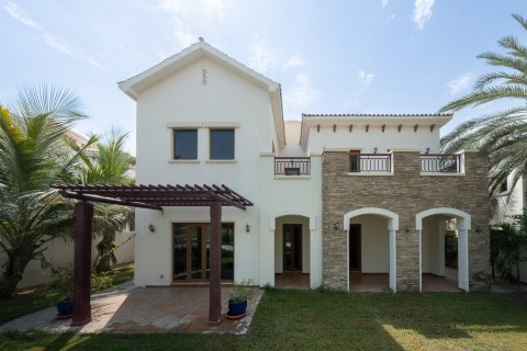 Villa in Jumeirah Golf Estates, Dubai 5 bedrooms, 9393.52 sq.m. № 142088 - photo 6