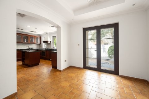 Villa in Jumeirah Golf Estates, Dubai 5 bedrooms, 9393.52 sq.m. № 142088 - photo 11