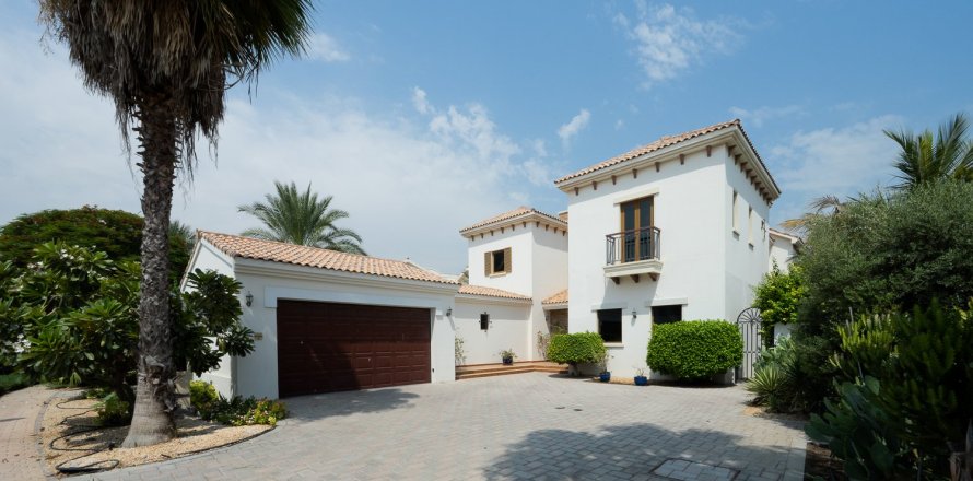 Villa in Jumeirah Golf Estates, Dubai 5 bedrooms, 9393.52 sq.m. № 142088
