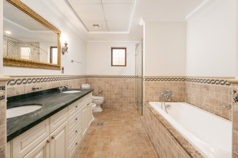 Villa in Jumeirah Golf Estates, Dubai 5 bedrooms, 9393.52 sq.m. № 142088 - photo 21
