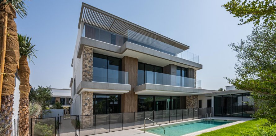 Villa in Tilal Al Ghaf, Dubai 6 bedrooms, 826 sq.m. № 142077