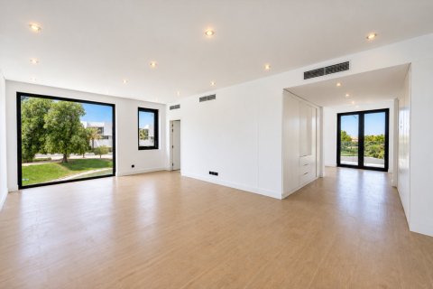Villa in Jumeirah Golf Estates, Dubai 6 bedrooms, 883.46 sq.m. № 142086 - photo 8