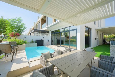 Купить таунхаус в Jumeirah Luxury, Джумейра Гольф Эстейтс, Дубай: 4 спальни, 325.53м², № 142087 - фото 2