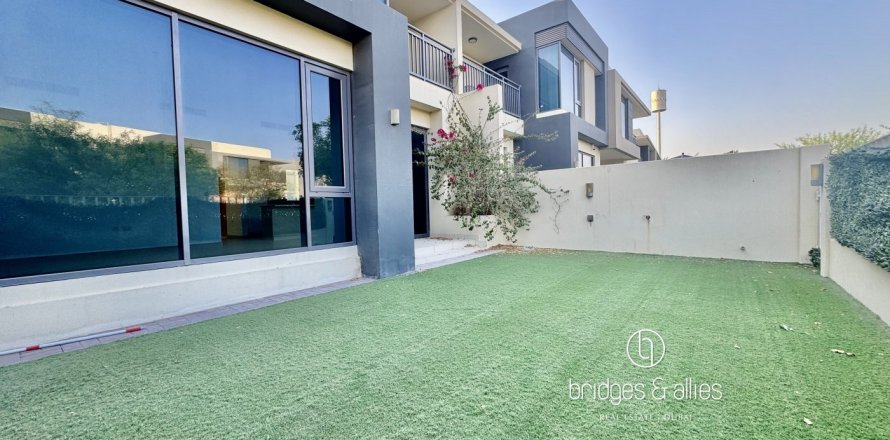 Вилла в Дубай Хилс Эстейт, Дубай, 4 спальни, 202м², № 90899