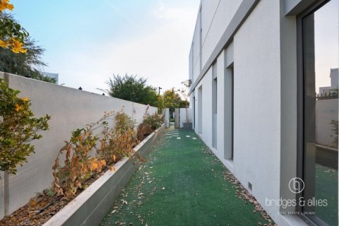 Снять в аренду виллу в Tilal Al Ghaf, Дубай: 4 спальни, 202м², № 90897 - фото 14