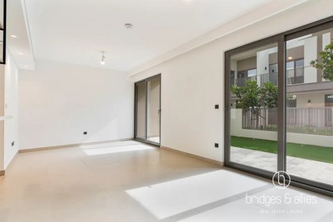 Снять в аренду виллу в Tilal Al Ghaf, Дубай: 3 спальни, 140м², № 90909 - фото 5