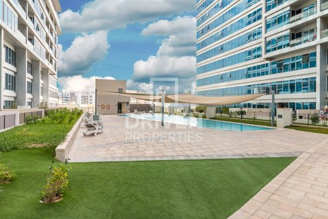 Apartment in Dubai Land, Dubai 2 bedrooms, 99 sq.m. № 18783 - photo 15