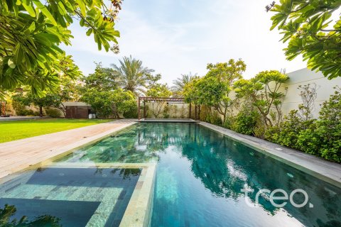 Villa in Legacy, Jumeirah Park, Dubai 4 bedrooms, 314.01 sq.m. № 134678 - photo 16