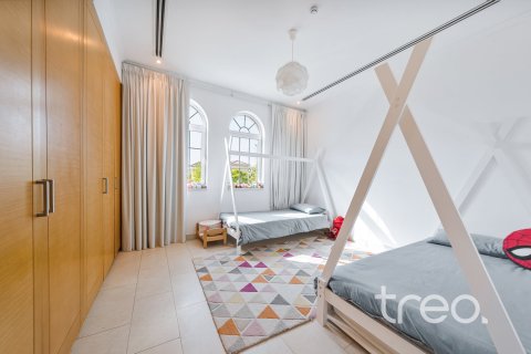 Villa in Legacy, Jumeirah Park, Dubai 4 bedrooms, 314.01 sq.m. № 134678 - photo 8