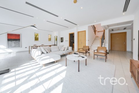 Villa in Legacy, Jumeirah Park, Dubai 4 bedrooms, 314.01 sq.m. № 134678 - photo 28