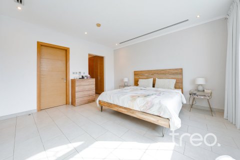 Villa in Legacy, Jumeirah Park, Dubai 4 bedrooms, 314.01 sq.m. № 134678 - photo 14