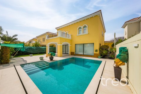Villa in Legacy, Jumeirah Park, Dubai 3 bedrooms, 327.67 sq.m. № 134675