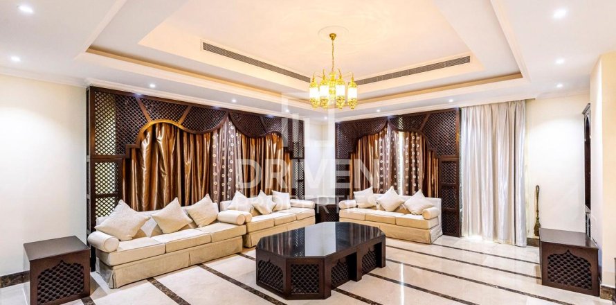 Villa à Al Barsha, Dubai, 6 chambres, 929 m², № 19014