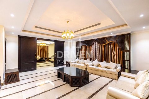 Villa à Al Barsha, Dubai, 6 chambres, 929 m², № 19014 - photo 2