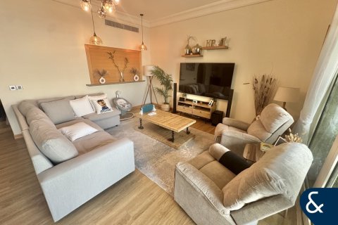 Купить квартиру в Shoreline Apartments, Пальма Джумейра, Дубай: 2 спальни, 147м², № 75867 - фото 3