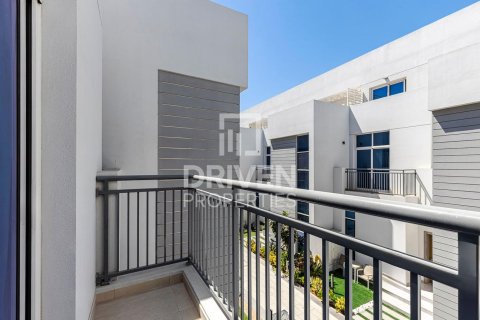 Adosado en Dubai Sports City, Dubai, 4 dormitorios, 157 m², № 19696 - foto 12