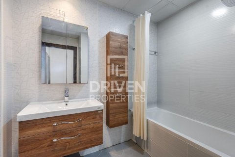 Apartment in Glitz, Dubai Studio City, Dubai 3 bedrooms, 126 sq.m. № 19685 - photo 10