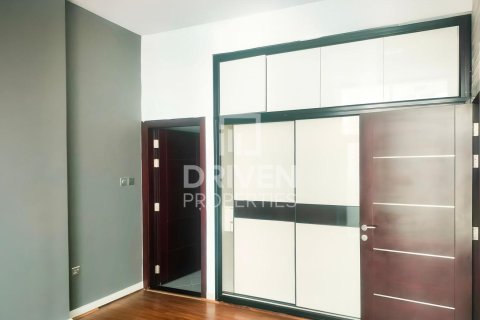 Apartment in Glitz, Dubai Studio City, Dubai 3 bedrooms, 126 sq.m. № 19685 - photo 6