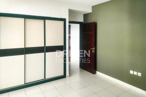 Apartment in Glitz, Dubai Studio City, Dubai 3 bedrooms, 126 sq.m. № 19685 - photo 8
