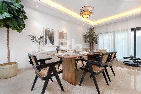 Villa in Dubai Land, Dubai 5 bedrooms, 512 sq.m. № 21049 - photo 1