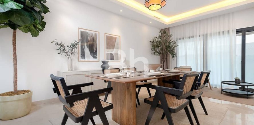 Villa in Dubai Land, Dubai 5 bedrooms, 512 sq.m. № 21049