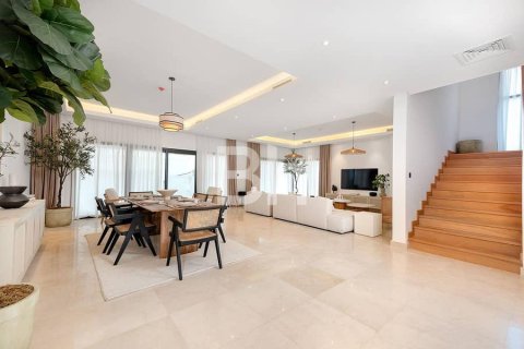 Villa in Dubai Land, Dubai 5 bedrooms, 512 sq.m. № 21049 - photo 3